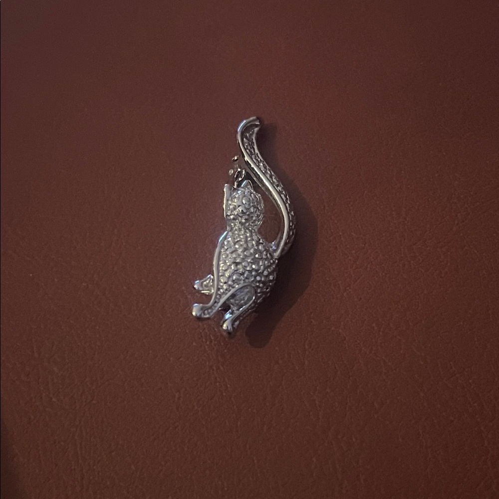 Rhinestone Cat Brooch